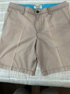 Original Penguin Men's Light Tan Micro-Pattern Flat Front Shorts